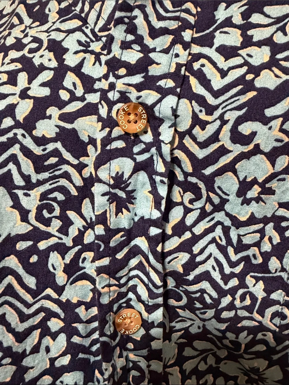 Men's Casual Short-Sleeve Button-Down Shirt in Teal Pattern